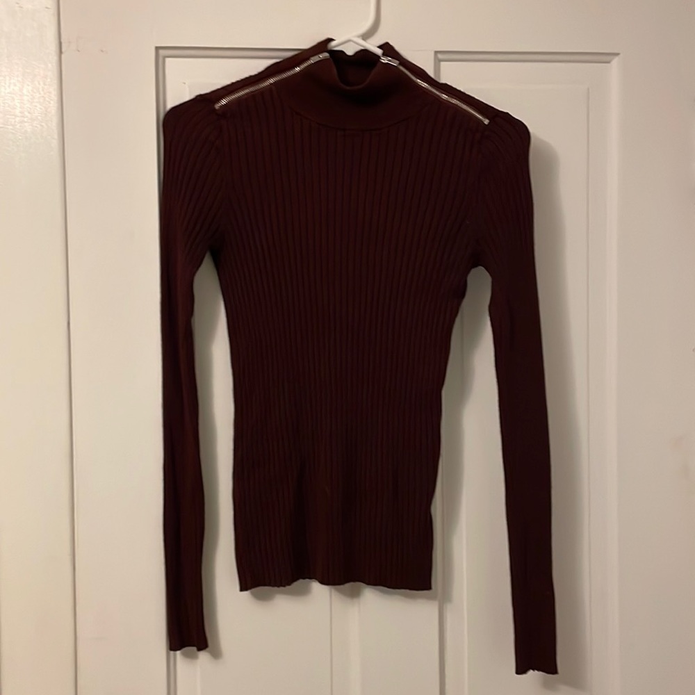 Ribbed Mock Neck
